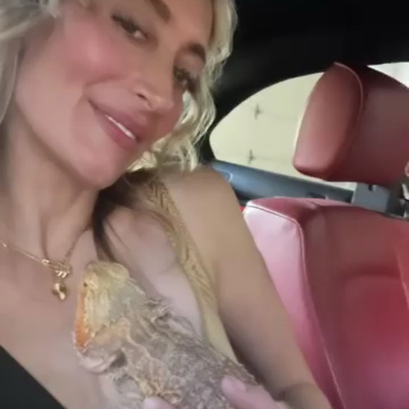 Meet your Posher, Jessica - Picture 6 of 9